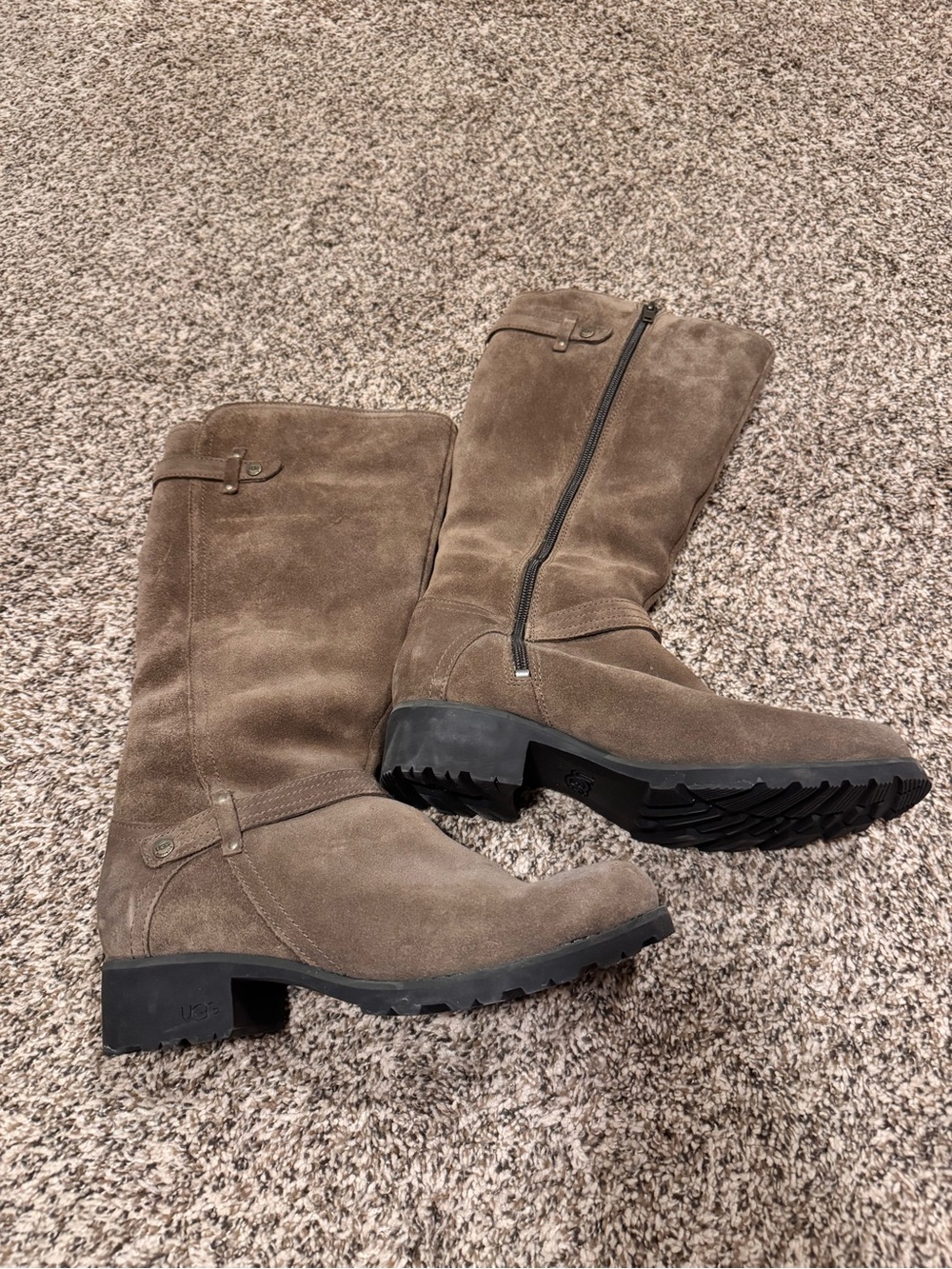 Ugg Winter Zip Up Boots